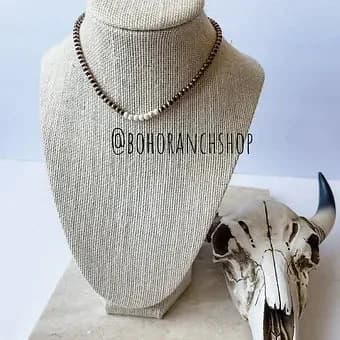 Navajo Bead Choker Necklace Boho Ranch (White)