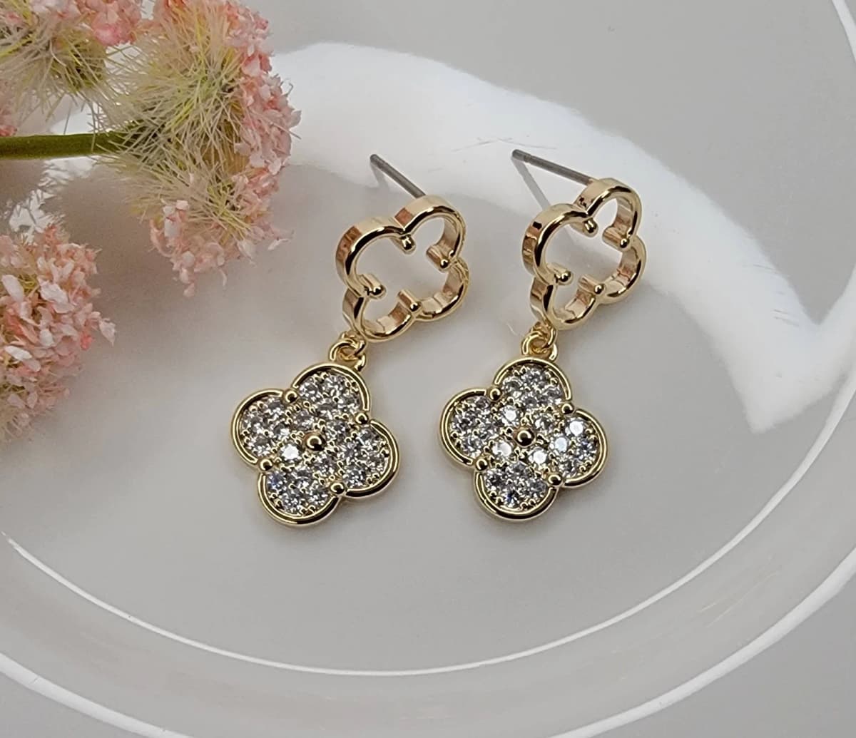 Four Leaf Clover Dangle Earrings (Gold)