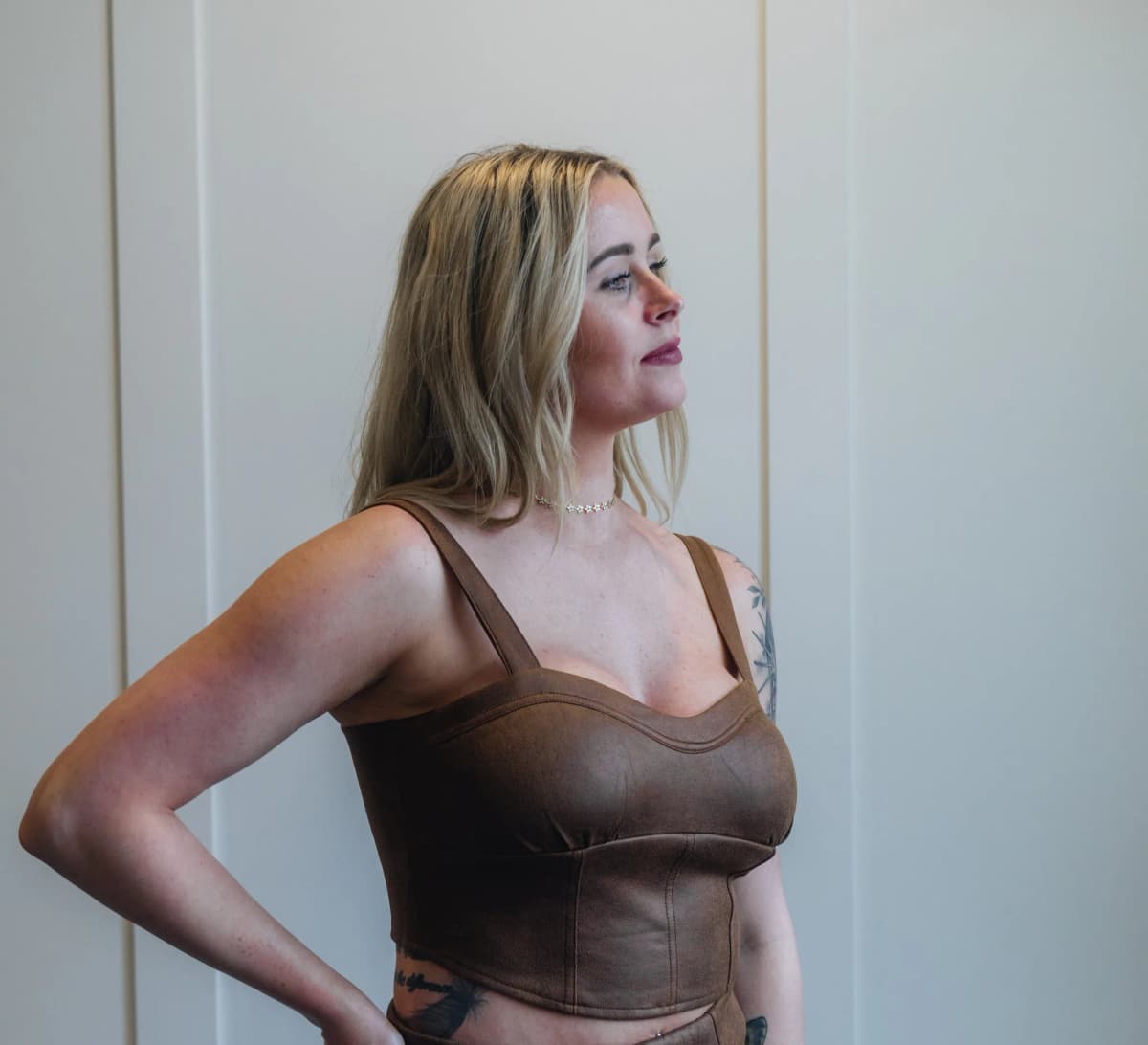 Faux Leather Sweetheart Neck Zipper Back Crop Top Promesa