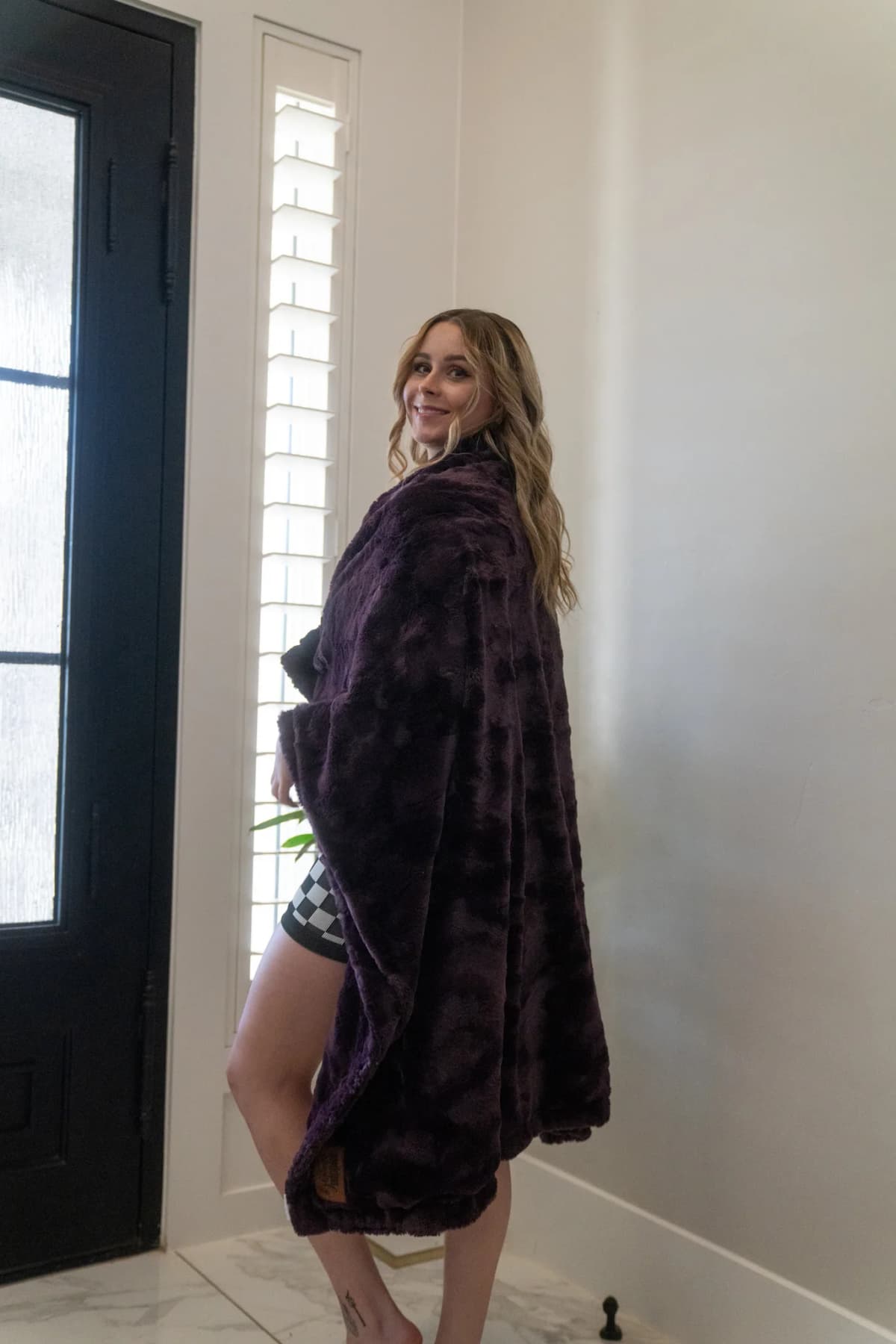 Cuddlicious Travel Throw Blanket Luxxe Cuddle