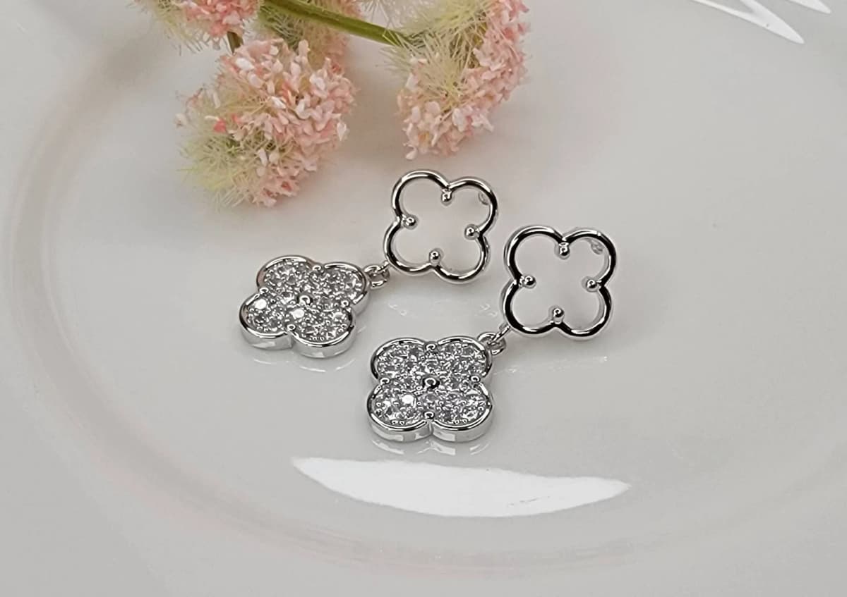 Four Leaf Clover Dangle Earrings (Silver)
