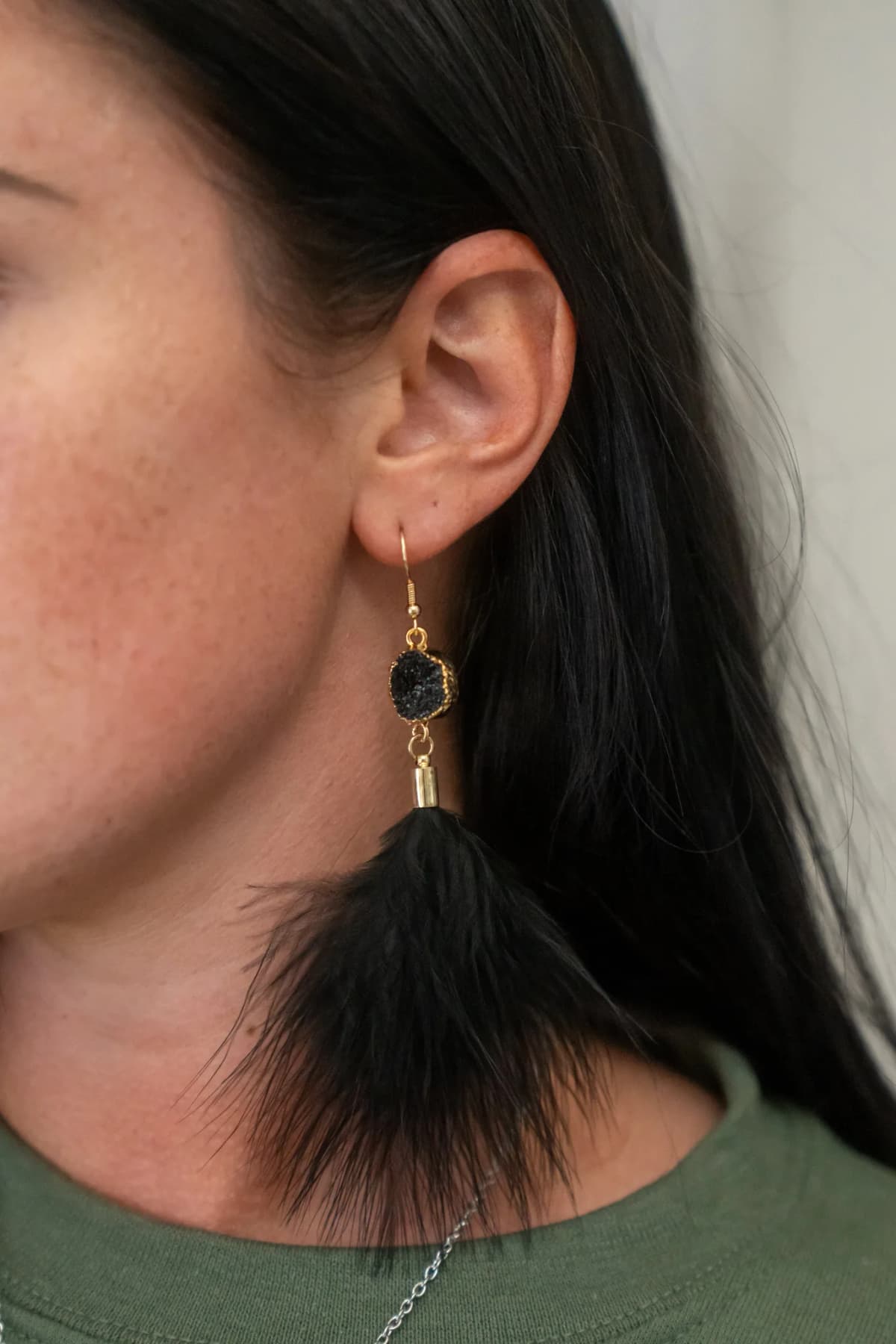 Temperament Feather Tassels Earrings Mio Queena (White)