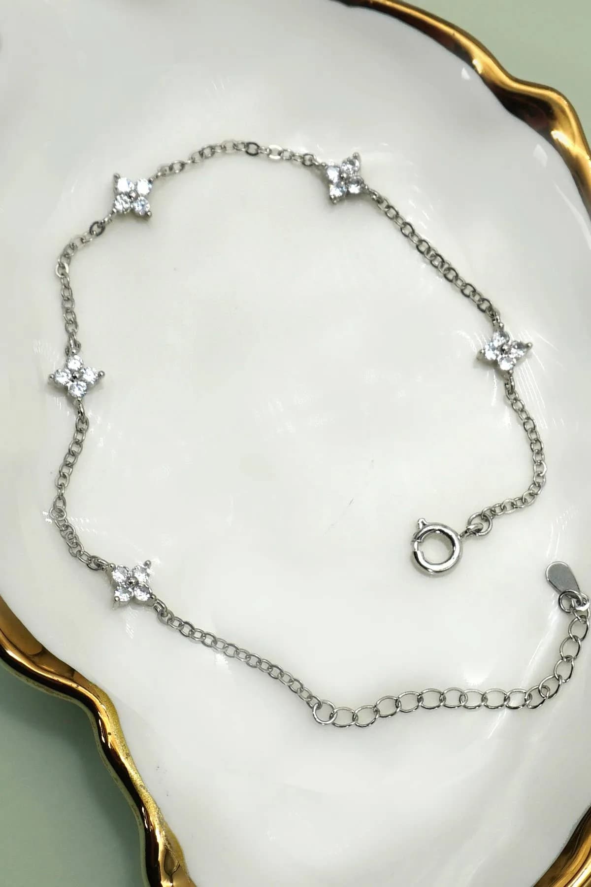 18K STAINLESS STEEL TARNISH FREE FLOWER BRACELET