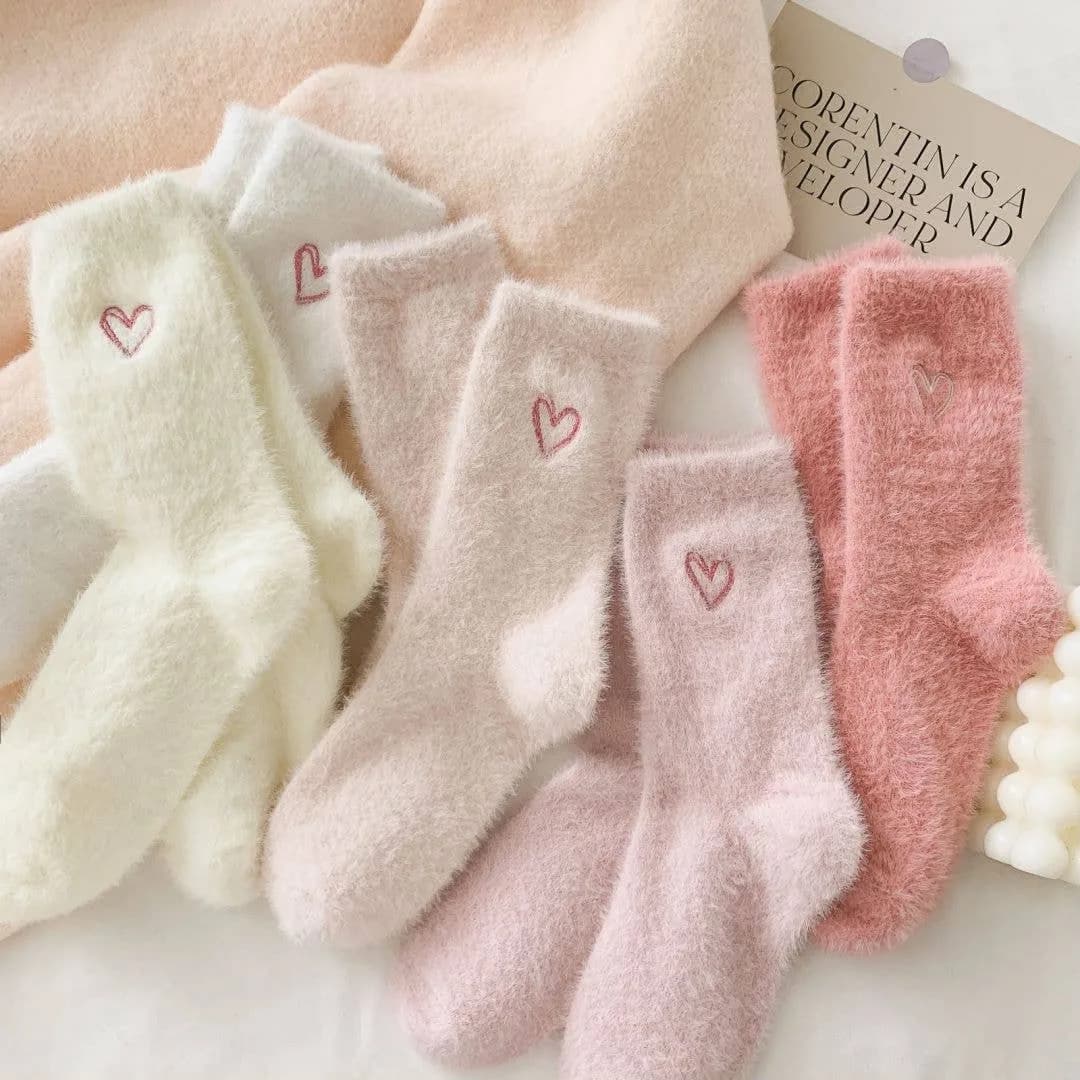 Women's Thick Fleece Embroidered Heart Warm Mid Tube Socks