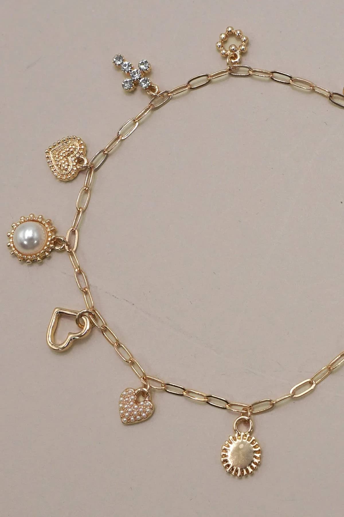 Charm Bracelet with Link Chain and Pearl Hearts