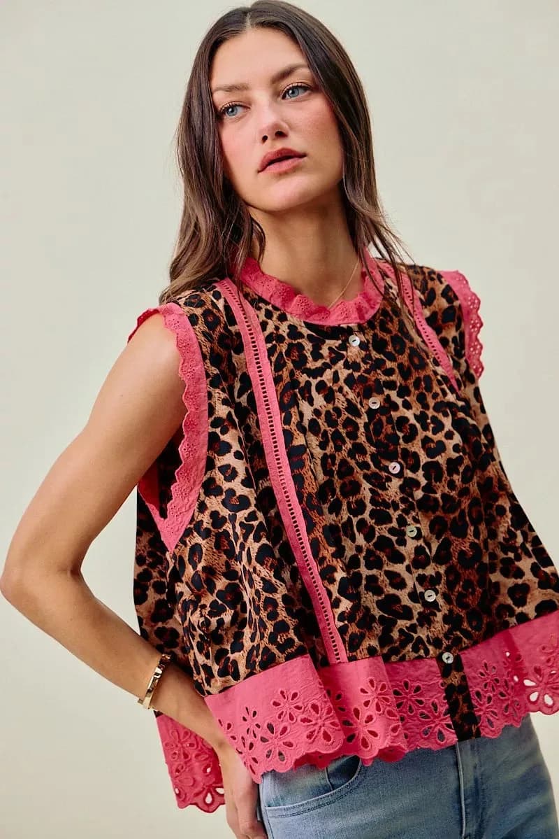 SO ME Leopard Button Up Pleated Sleeveless Blouse