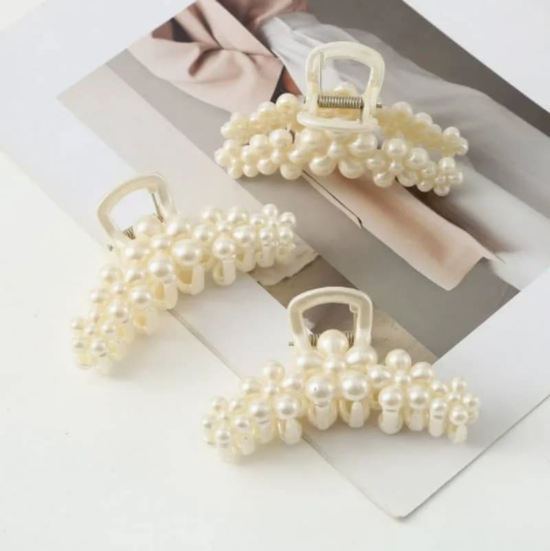 PEARL HAIR CLAW CLIPS
