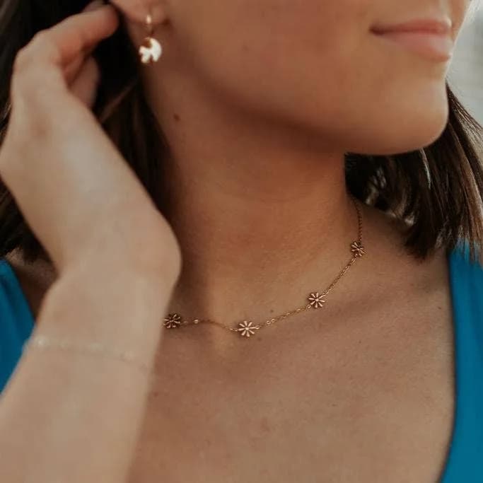 Anna Floral Necklace Silver by Mauve
