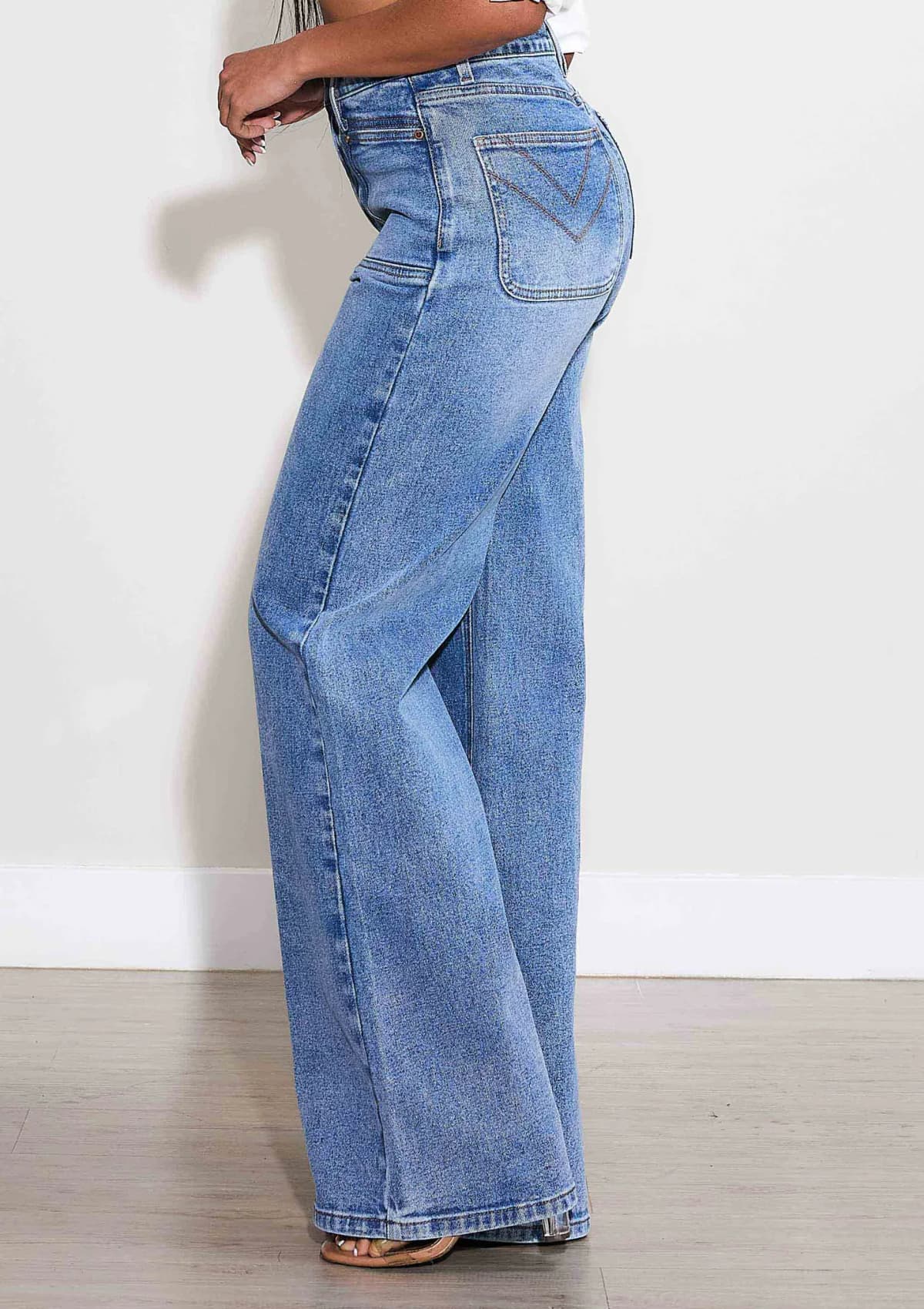 Vibrant High Rise Square Pocket Wide Leg Jeans