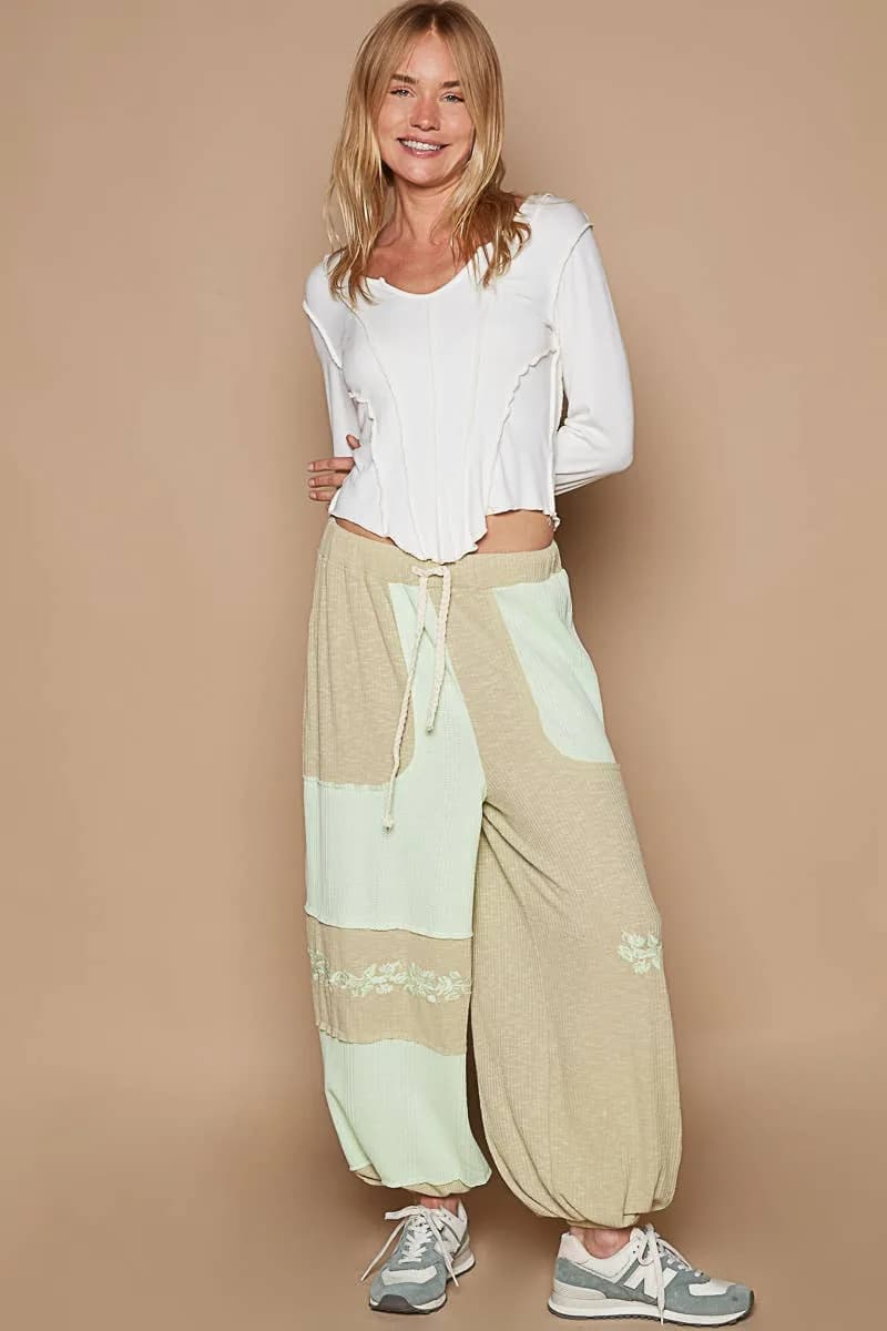 Notched Neck Detailed Long Sleeve Cropped Shirt (Off White)