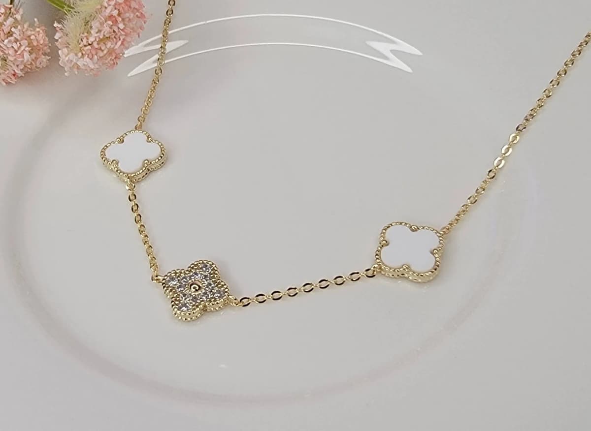 3 pieces charm four leaf clover necklace Crystal Works by Betty Oh (White)