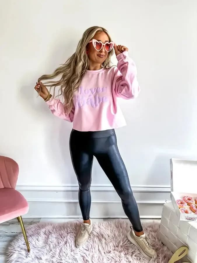 Lover Babe Puffer Print Light Pink Cropped Graphic Crewneck
