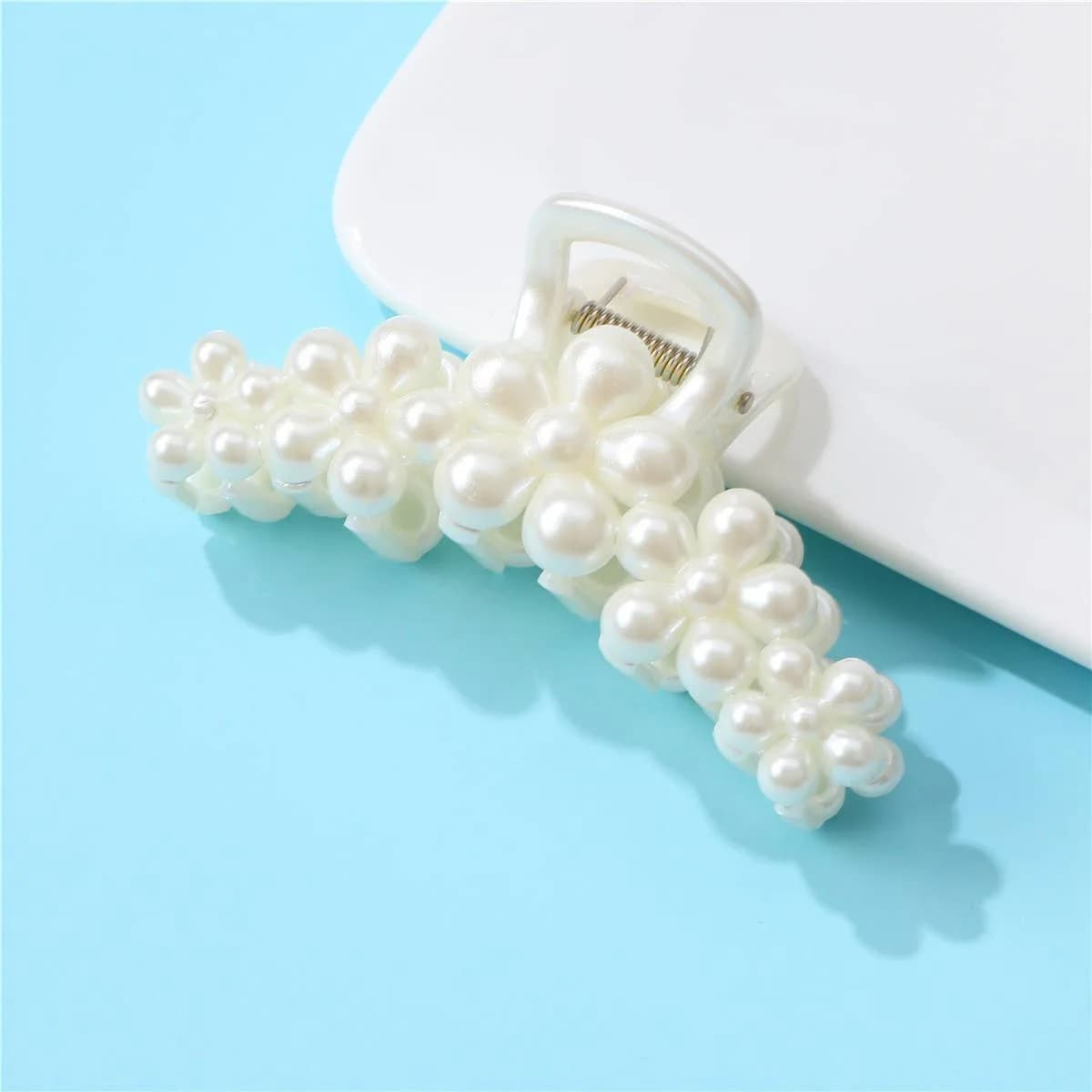 PEARL HAIR CLAW CLIPS