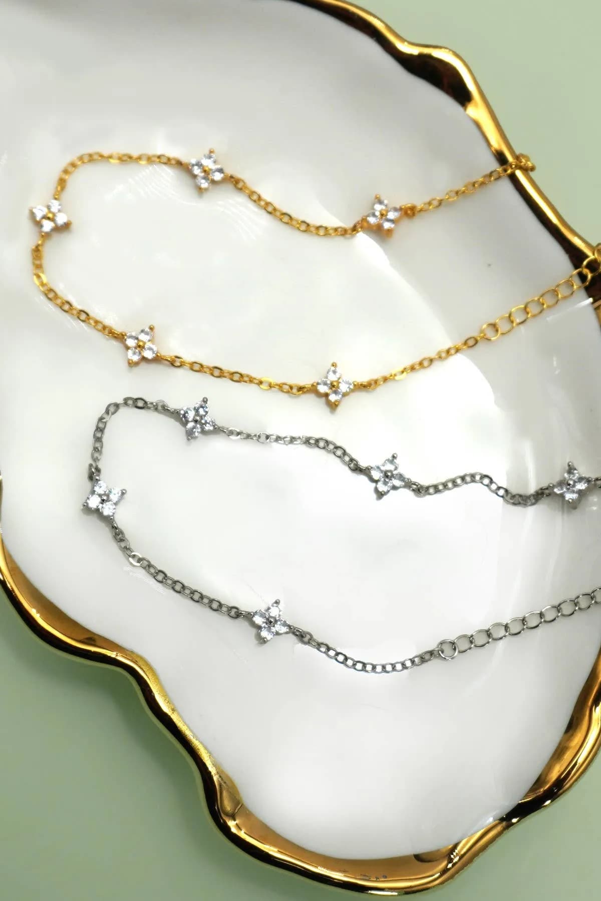 18K STAINLESS STEEL TARNISH FREE FLOWER BRACELET