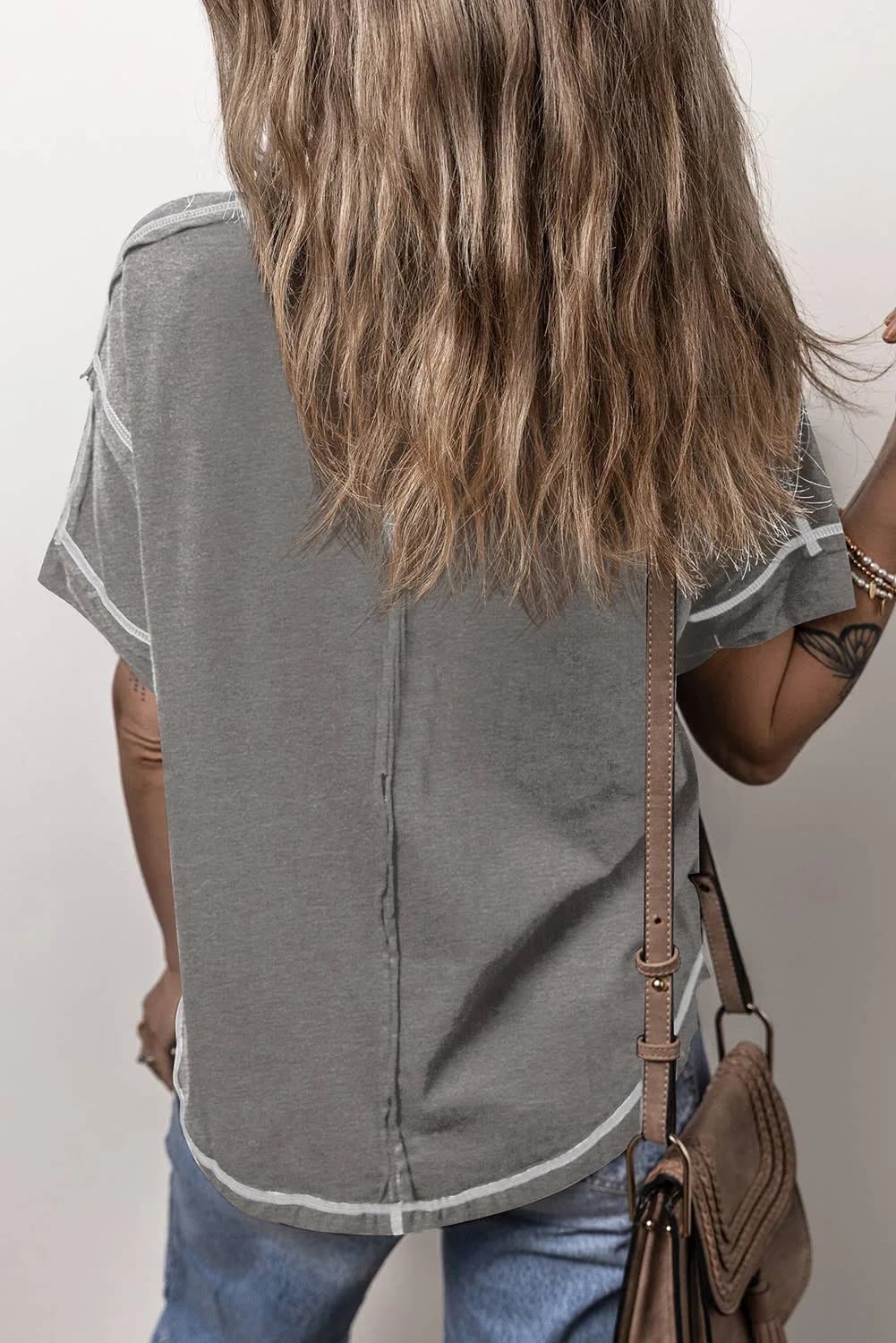 Contrast Stitching Buttoned Crew Neck T Shirt (Grey)