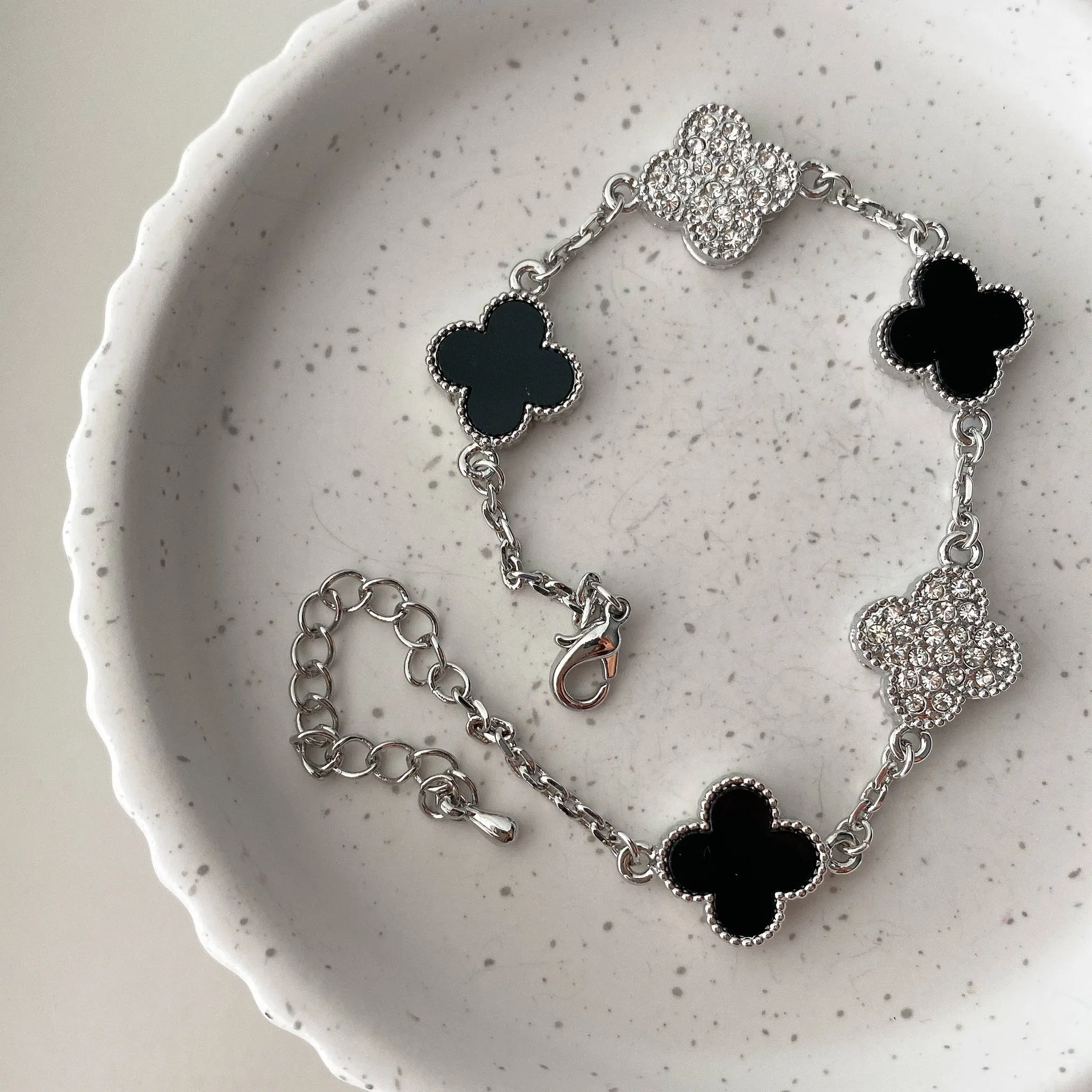 Sliver Clover Pavé Mix Bracelet by Must Have (Black)