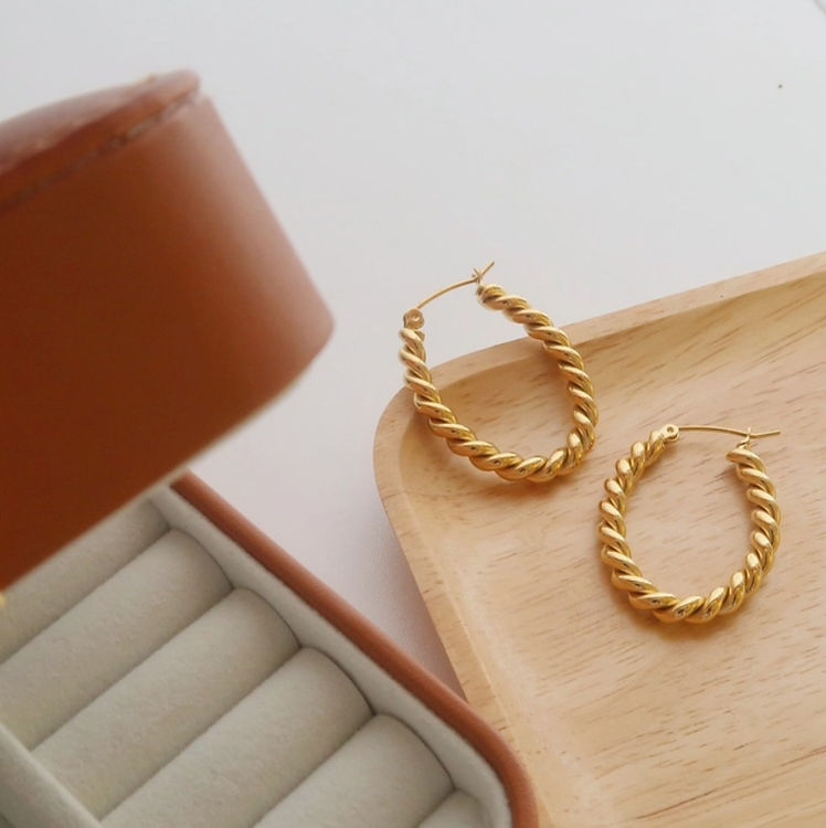 18K Gold Plated Twisted Oval Hoop Earring -Furano Studio