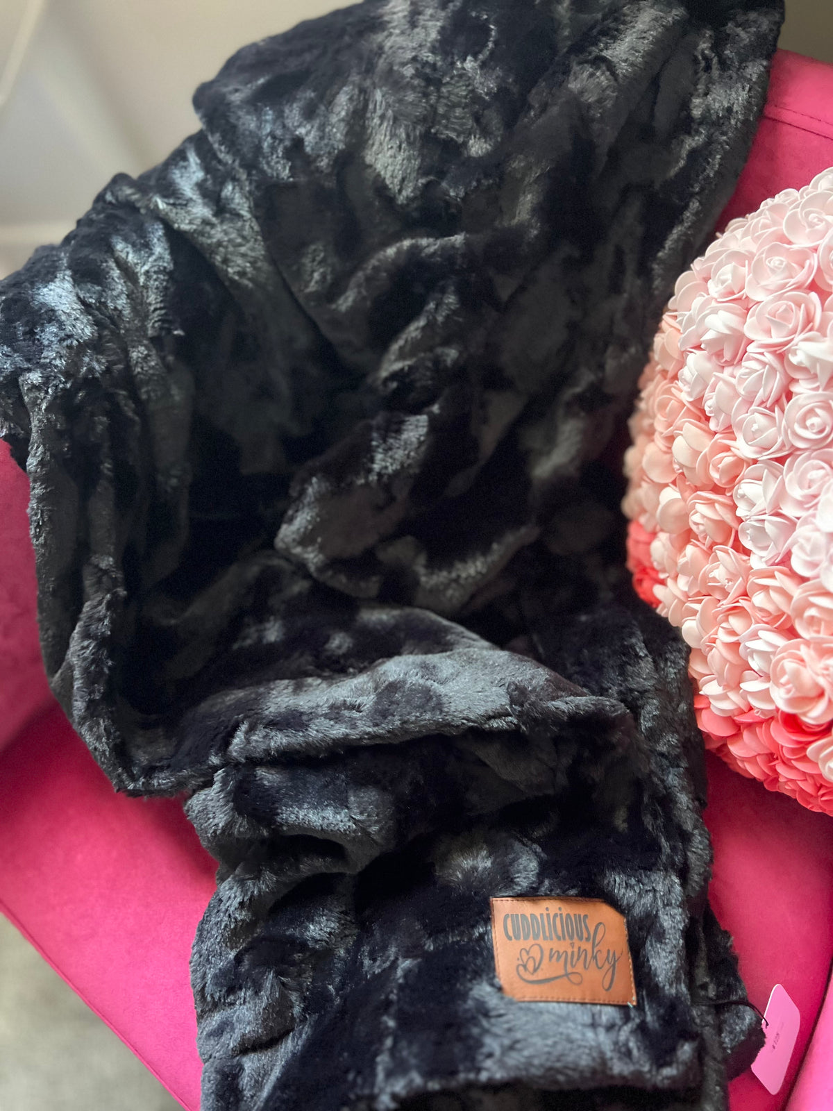 Cuddlicious Travel Throw Blanket Luxxe Cuddle