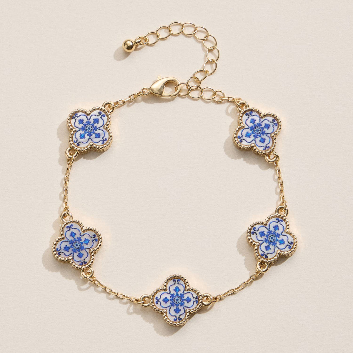 Colorful Shell Charm Bracelet with Gold Detailing: Blue/White