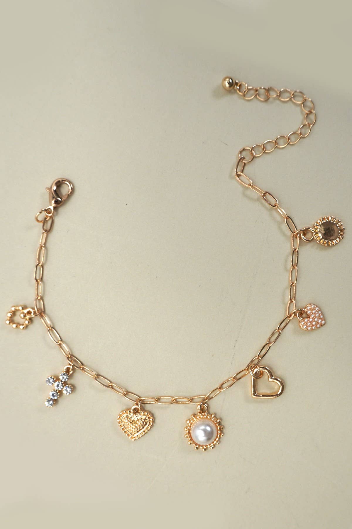 Charm Bracelet with Link Chain and Pearl Hearts