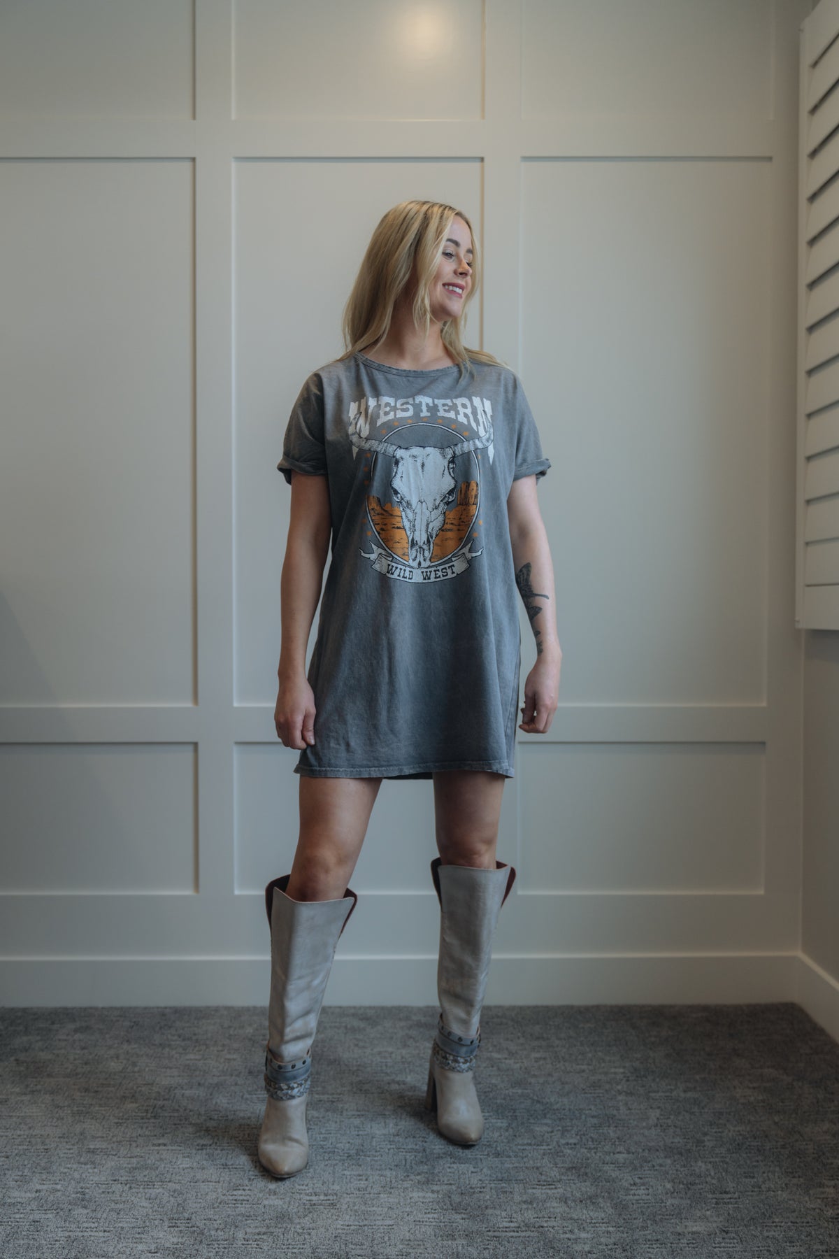 Graphic T-Shirt Dress -Hrttanduv