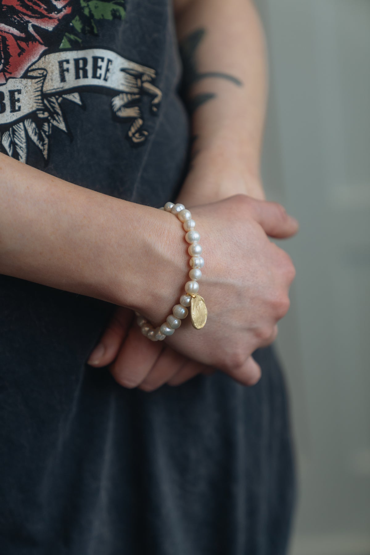 Freshwater Pearl Bracelet with Matte Gold-The Jewelry Junkie